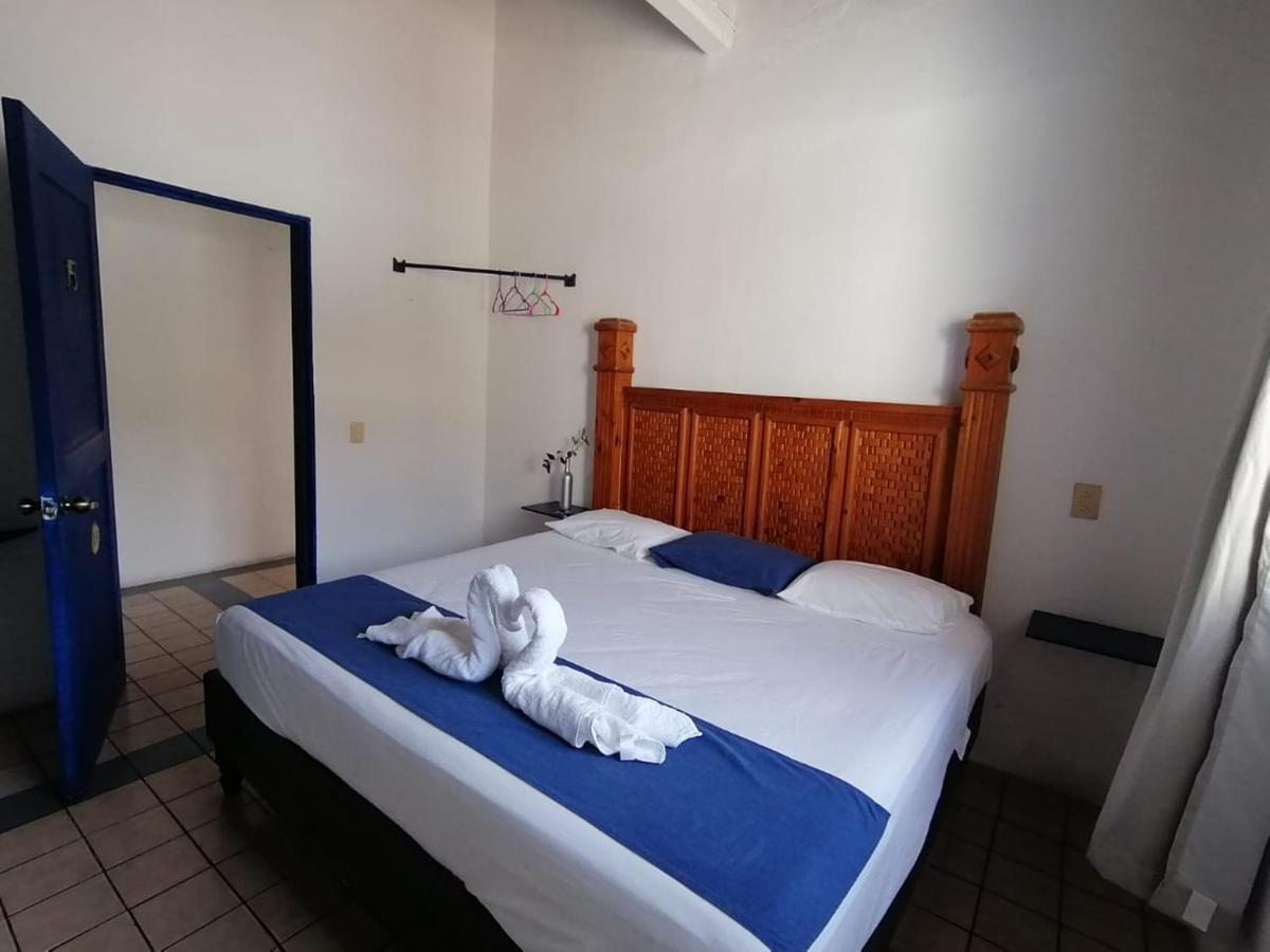 Hotel & Hostal Mayflower Puerto Escondido  Ngoại thất bức ảnh